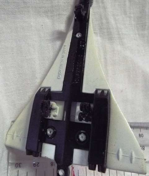 COLLECTABLE MODEL OF BRITISH AIRWAYS SUPERSONIC JET