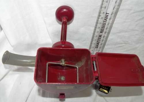 VINTAGE: Metal Hand  ARIMITSU BABY seed dispenser - made in Japan