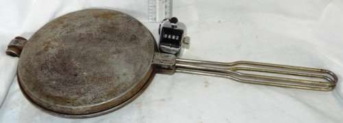 SUPER COOL ROUND CAMPING WAFFLE IRON