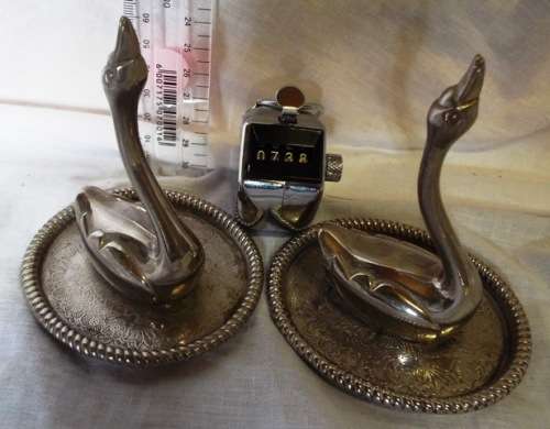 VERY NICE METAL SWAN ORNAMENTS x 2