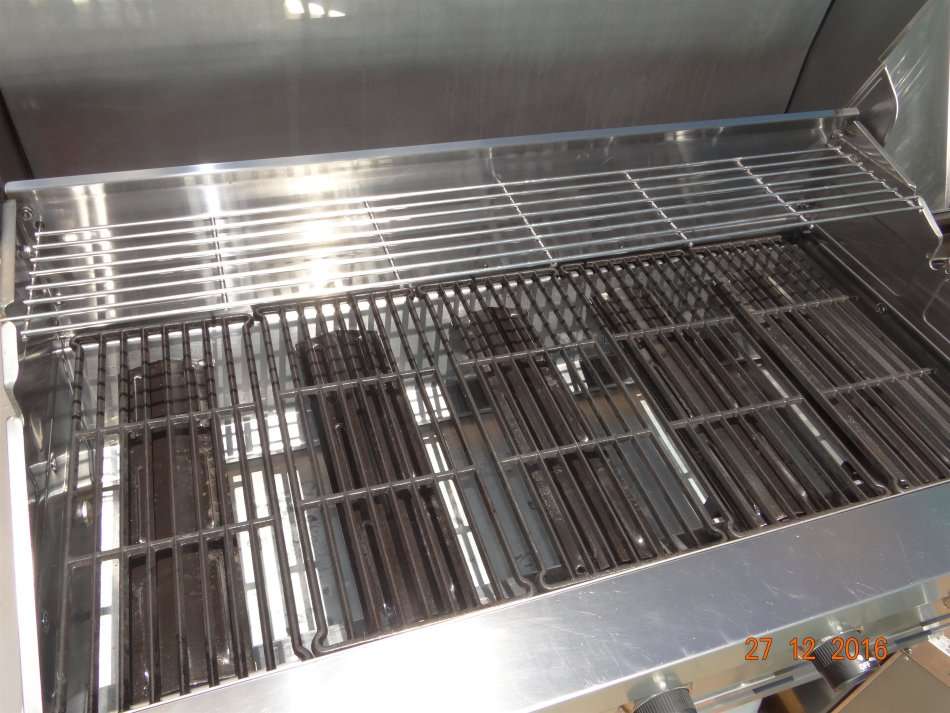 Jetmaster GT5S-S 6-burner stainless steel gas braai in mint condition