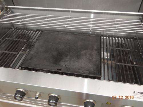 Jetmaster GT5S-S 6-burner stainless steel gas braai in mint condition