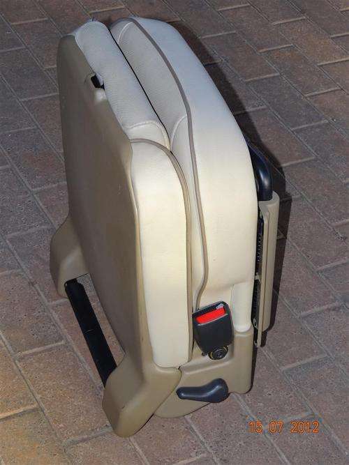 Land Rover Discovery Series II jumpseat