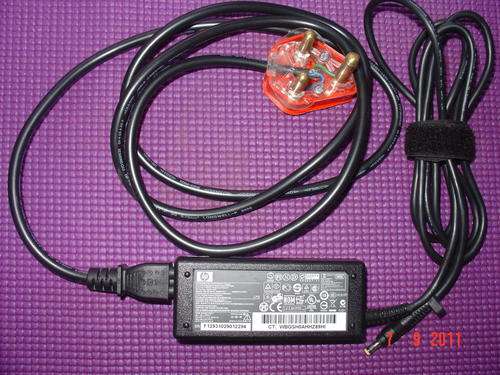 Original HP / Compaq 65W laptop AC power adapter, part number 608421-002