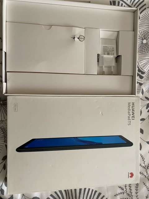 HUAWEI MediaPad T5 3+32GB Black (In New condition)