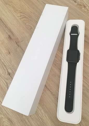 Apple Watch Sport (42mm / Space Gray)