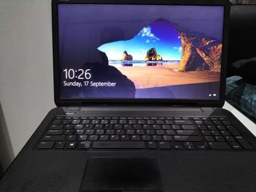 Dell i5 6GB RAM, 1TB HDD - LARGE 17.3` Screen