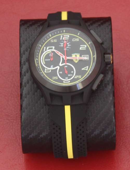 Ferrari Sceduria! brand new. Normal retail R6999 stunning watch!!