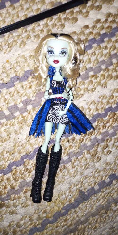 Mattel - Frankie Stein Freak du Chic doll