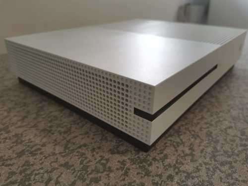 Xbox One S, 500GB, in original box with accessories and 1 game