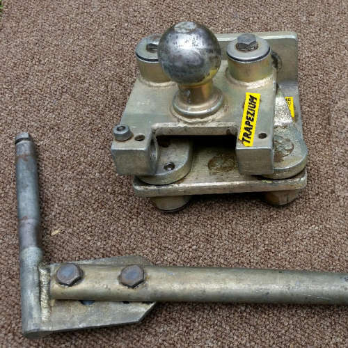 TRAPEZIUM Stabiliser - (For Caravans & Trailers)