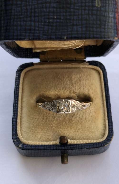 ANTIQUE ART NOUVEAU DIAMOND & 18 CT GOLD RING