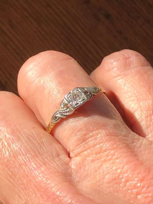 ANTIQUE ART NOUVEAU DIAMOND & 18 CT GOLD RING