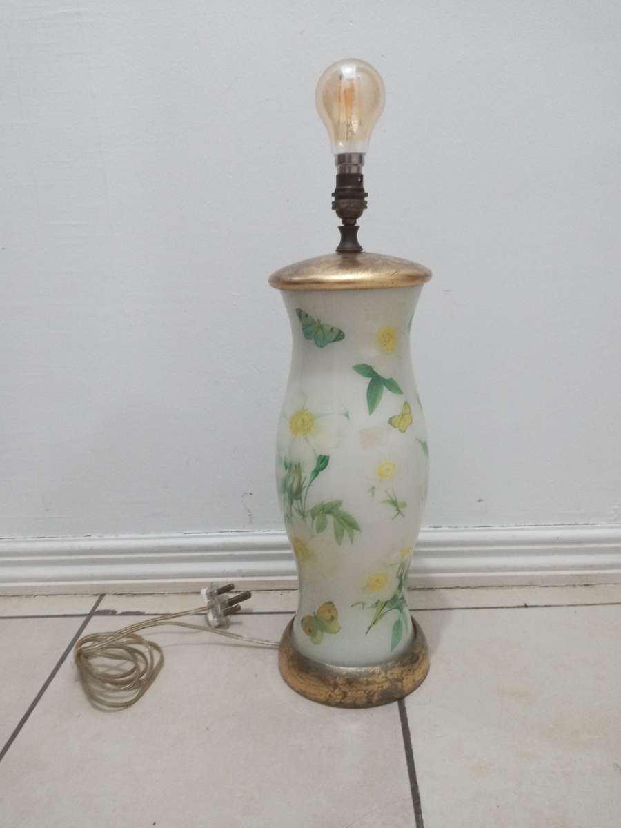 Vintage Decopage Porcelian Lamp