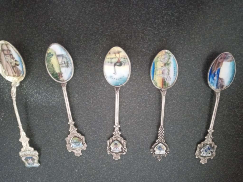 VINTAGE WOW Set of spoon bundle