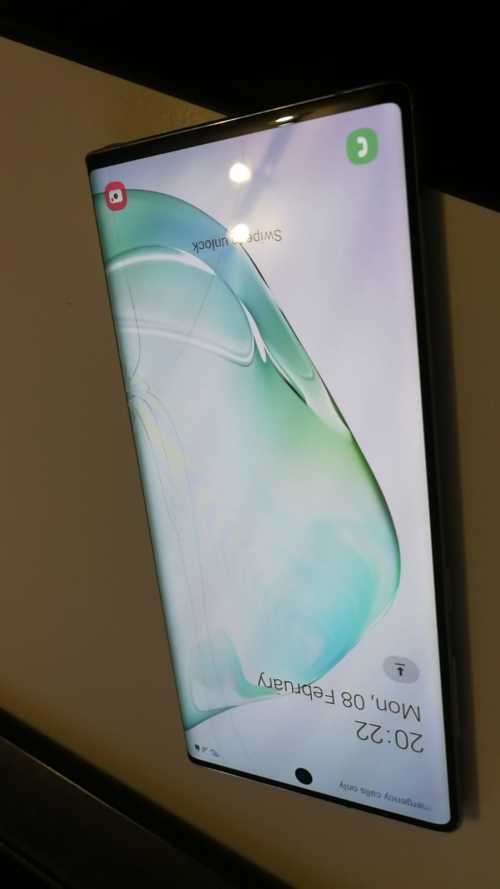 Samsung Galaxy Note 10 256GB Dual sim with crack please see pics