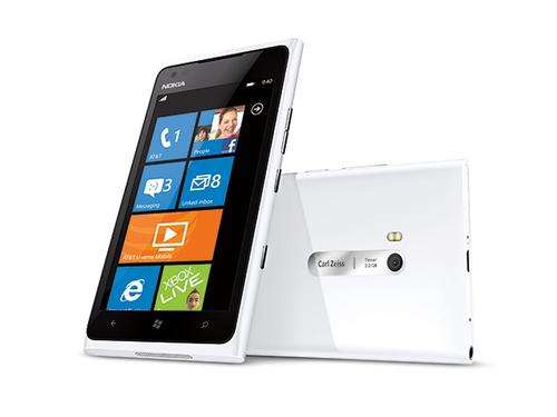 LATEST NOKIA LUMIA 920 WHITE COLOUR **** 32GB *** WARRANTY***