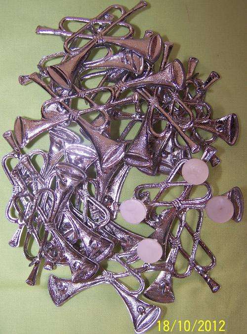 F5736 - **CLEARANCE** LOT OF 16 SA Army Band Trumpeter (Chromed) Proficiency Badges - ORIGINAL