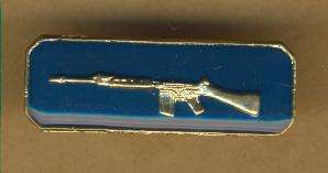 (1483) PROFICIENCY BADGE - SA Air Force Sharpshooter in Gold (1-part) - Obsolete