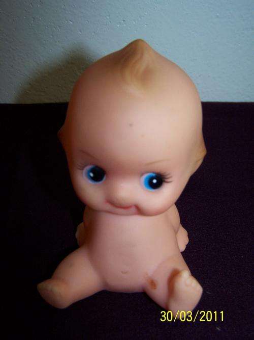 F0064 - 10cm Sitting Kewpie Doll
