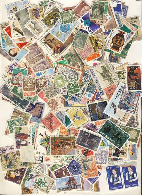 F2645 - Lot of +/- 300 Worldwide Stamps - (Mounted Mint & Used)