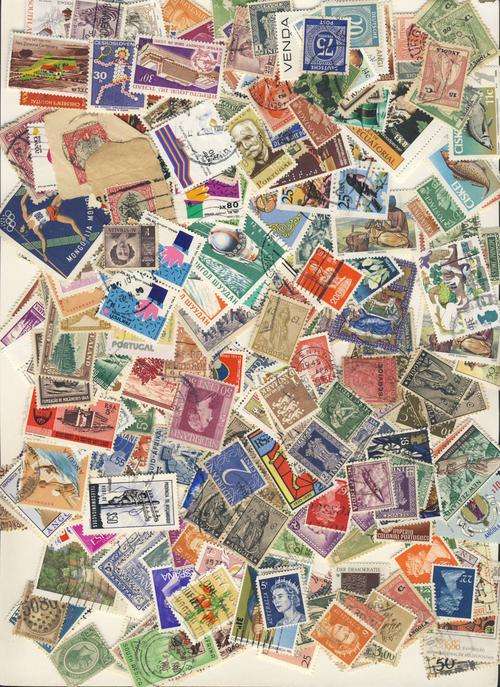 F2657 - Lot of +/- 300 Worldwide Stamps - (Mounted Mint & Used)