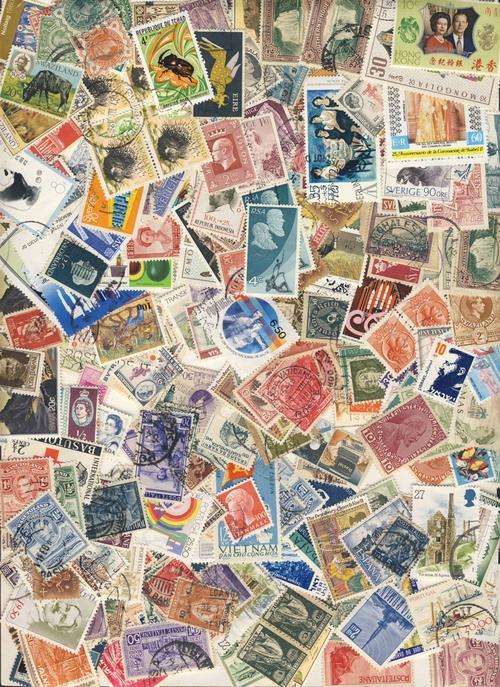 F2680 - Lot of +/- 300 Worldwide Stamps - (Mounted Mint & Used)