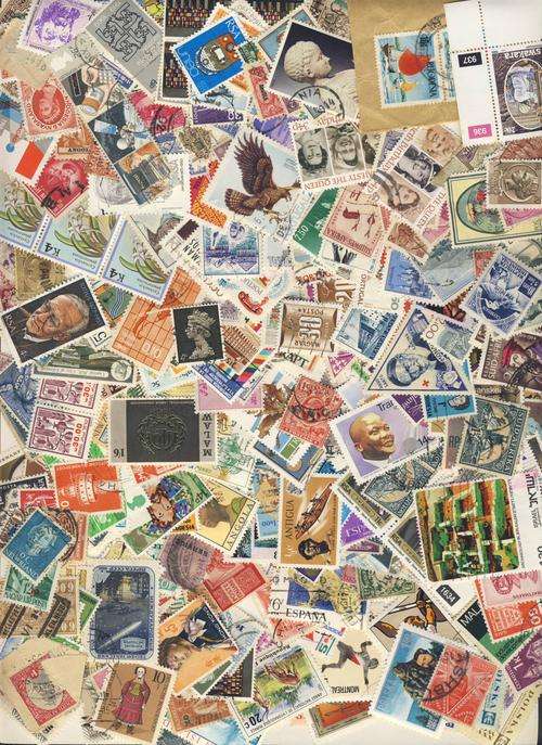 F2684 - Lot of +/- 300 Worldwide Stamps - (Mounted Mint & Used)