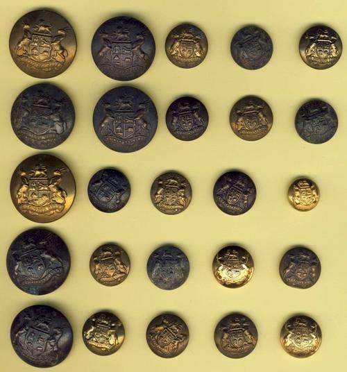 *F3524 - Lot of 25 BUTTONS - Union of South Africa - Various Sizes