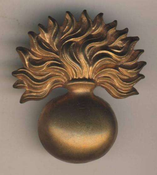 F3944 - Grenadier Guards O/R's FORAGE CAP BADGE - Circa 1899 (Boer War Period)