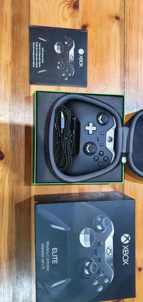 Xbox Elite Wireless Controller (Xbox One and PC)