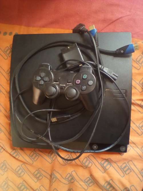 PLAYSTATION 3 CECH 2405B 320GB - NEEDS LENS RAPLACEMENT