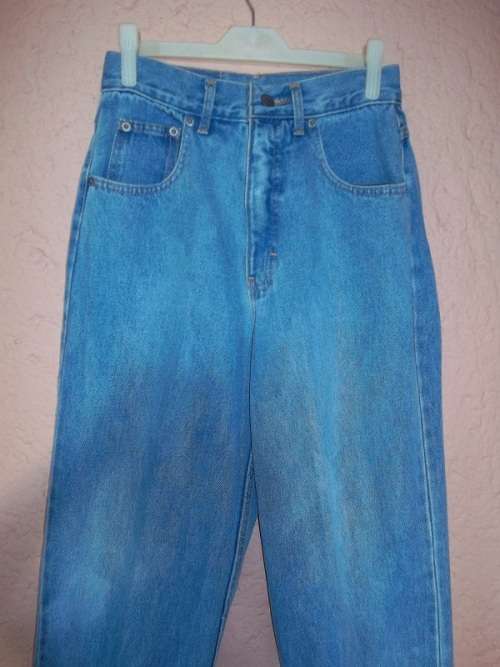 WOOLWORTHS HIGH WAIST DISTRESSED JEANS -  size 8 (32)