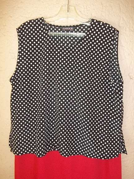 SOPHISTICATED AND STYLISH HARDOB 3 PIECE RED LINEN SUIT - SIZE 48 UK 22