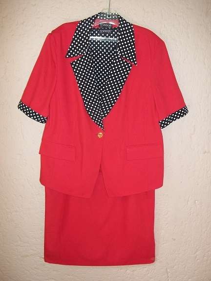 SOPHISTICATED AND STYLISH HARDOB 3 PIECE RED LINEN SUIT - SIZE 48 UK 22