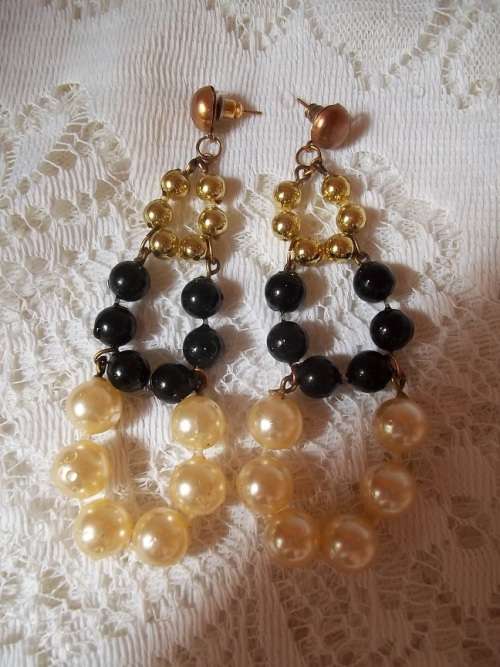 ***SUMMER SALE*** Costume Jewellery - Faux Pearl Vintage Earrings for Pierced Ears
