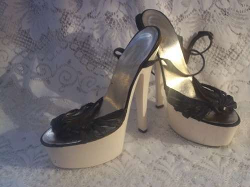 *** SALE *** VINTAGE 6 INCH STILETTO HEELS CREATED EXCLUSIVELY FOR DODOS -  Size 5
