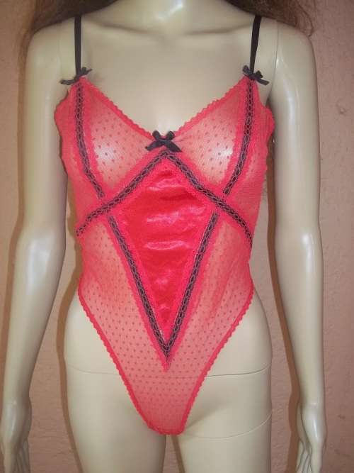 RED INTRIGUE IMPULSIV NYLON BODY SUIT FROM TRUWORTHS - SIZE SMALL
