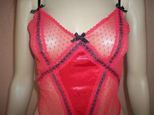 RED INTRIGUE IMPULSIV NYLON BODY SUIT FROM TRUWORTHS - SIZE SMALL