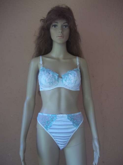 WHITE KELSO  BRA SET WITH BLUE LACE INSERTS - BRA SIZE - 34 C TANGO - MEDIUM
