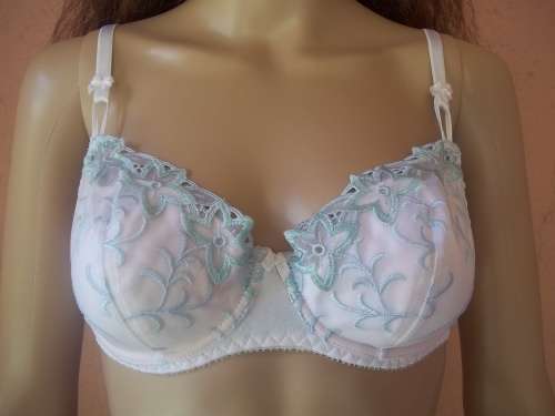 WHITE KELSO  BRA SET WITH BLUE LACE INSERTS - BRA SIZE - 34 C TANGO - MEDIUM