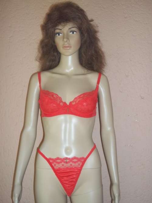 *** SALE *** ESCORA RED LACE BRA SET - MADE IN WEST GERMANY - SIZE - 76 C / TANGO - SMALL