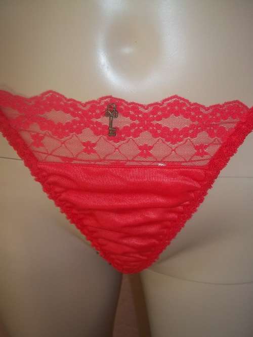 *** SALE *** ESCORA RED LACE BRA SET - MADE IN WEST GERMANY - SIZE - 76 C / TANGO - SMALL