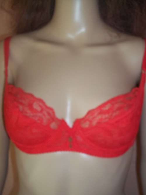 *** SALE *** ESCORA RED LACE BRA SET - MADE IN WEST GERMANY - SIZE - 76 C / TANGO - SMALL
