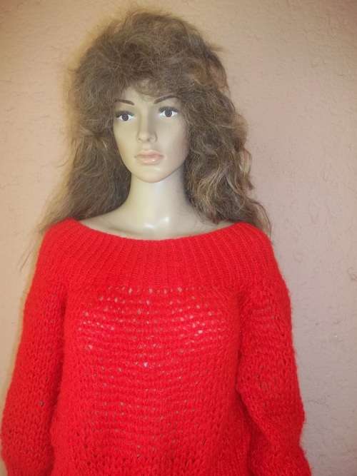 RED OFF SHOULDER HAND KNITTED SWEATER / JERSEY - SIZE 34