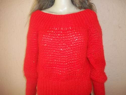 RED OFF SHOULDER HAND KNITTED SWEATER / JERSEY - SIZE 34