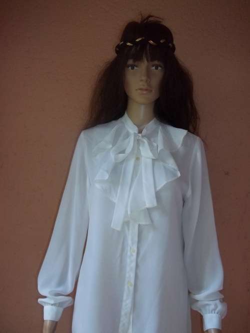 WHITE CAVIAR VINTAGE BLOUSE PURCHASED FROM STUTTAFORDS - SIZE 34
