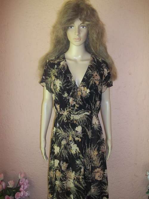 *** SALE*** BEAUTIFUL BLACK AND BEIGE FLORAL VINTAGE DRESS FROM TRUWORTHS - SIZE 38 (14)