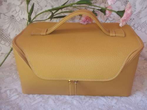 ***SUMMER SALE*** ESTEE LAUDER VANITY CASE PLUS COSMETIC PURSE - DUO PLUS BRUSHES