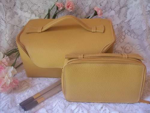 ***SUMMER SALE*** ESTEE LAUDER VANITY CASE PLUS COSMETIC PURSE - DUO PLUS BRUSHES
